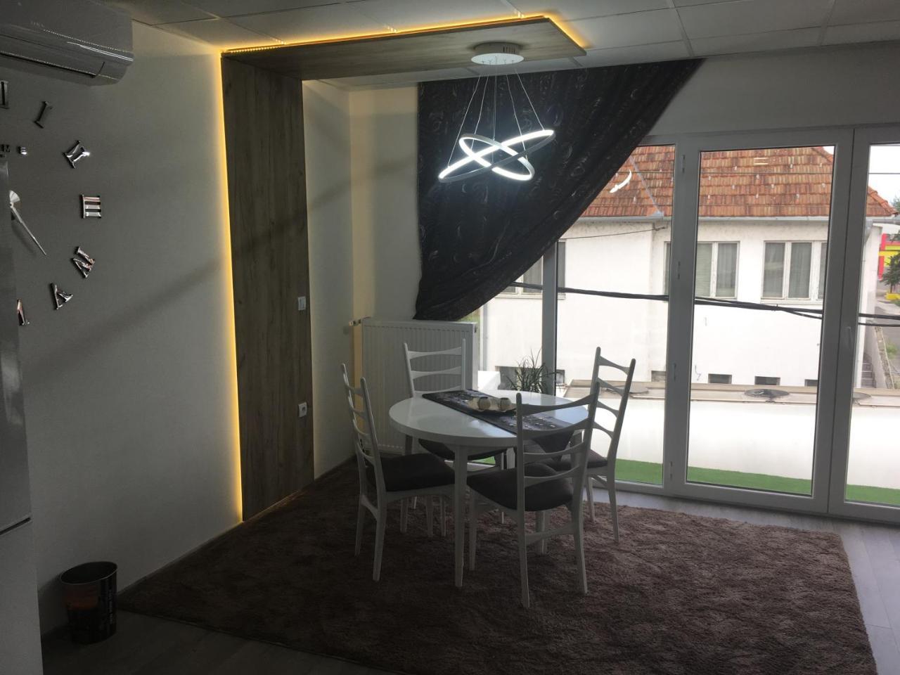 Gradiska Apartment Bagian luar foto